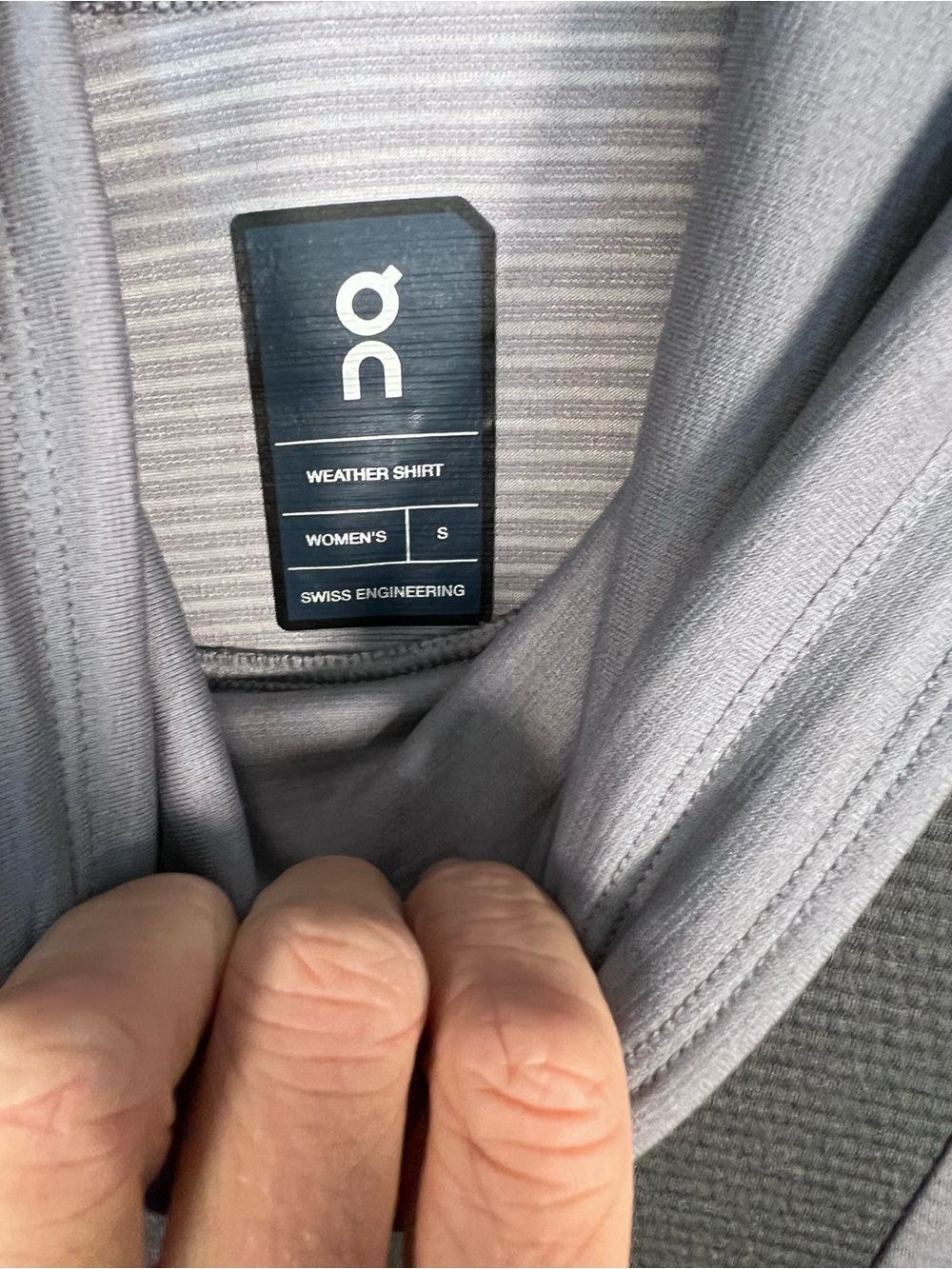 On Running Women's Weather Shirt - Light Gray